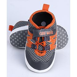 Cute Walk by Babyhug Booties - Orange Black