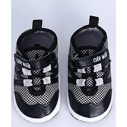 Cute Walk by Babyhug Booties - Black