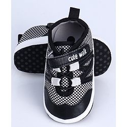 Cute Walk by Babyhug Booties - Black