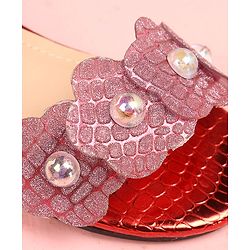 Cute Walk by Babyhug Sandals Floral Applique - Red