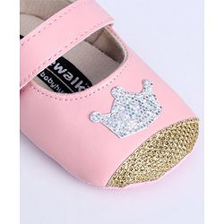 Cute Walk by Babyhug Booties Sequin Crown Patch - Pink