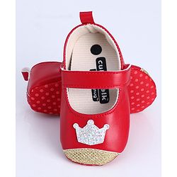 Cute Walk by Babyhug Booties Sequin Crown Patch - Red