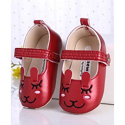 Cute Walk by Babyhug Booties - Maroon
