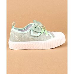 Cute Walk by Babyhug Casual Shoes Bow Applique - Green