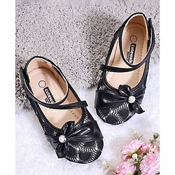 Cute Walk By Babyhug Belly Shoes Bow Applique - Black
