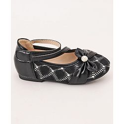 Cute Walk By Babyhug Belly Shoes Bow Applique - Black